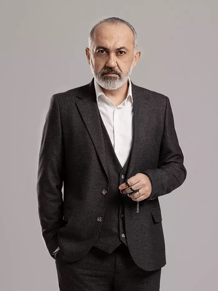 أبطال مسلسل المتشرد التركي Kopuk 12 image 180