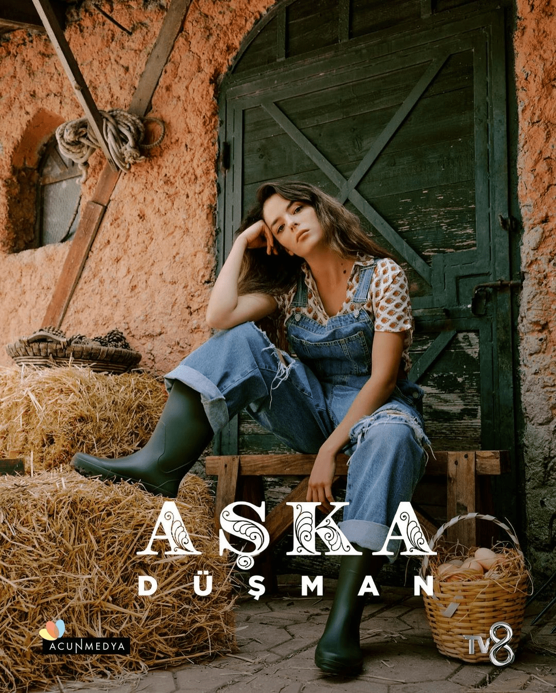 أبطال مسلسل عدوة للحب التركي 2024 (Aska Dusman) 7 إنجي (بوسي ميرال)