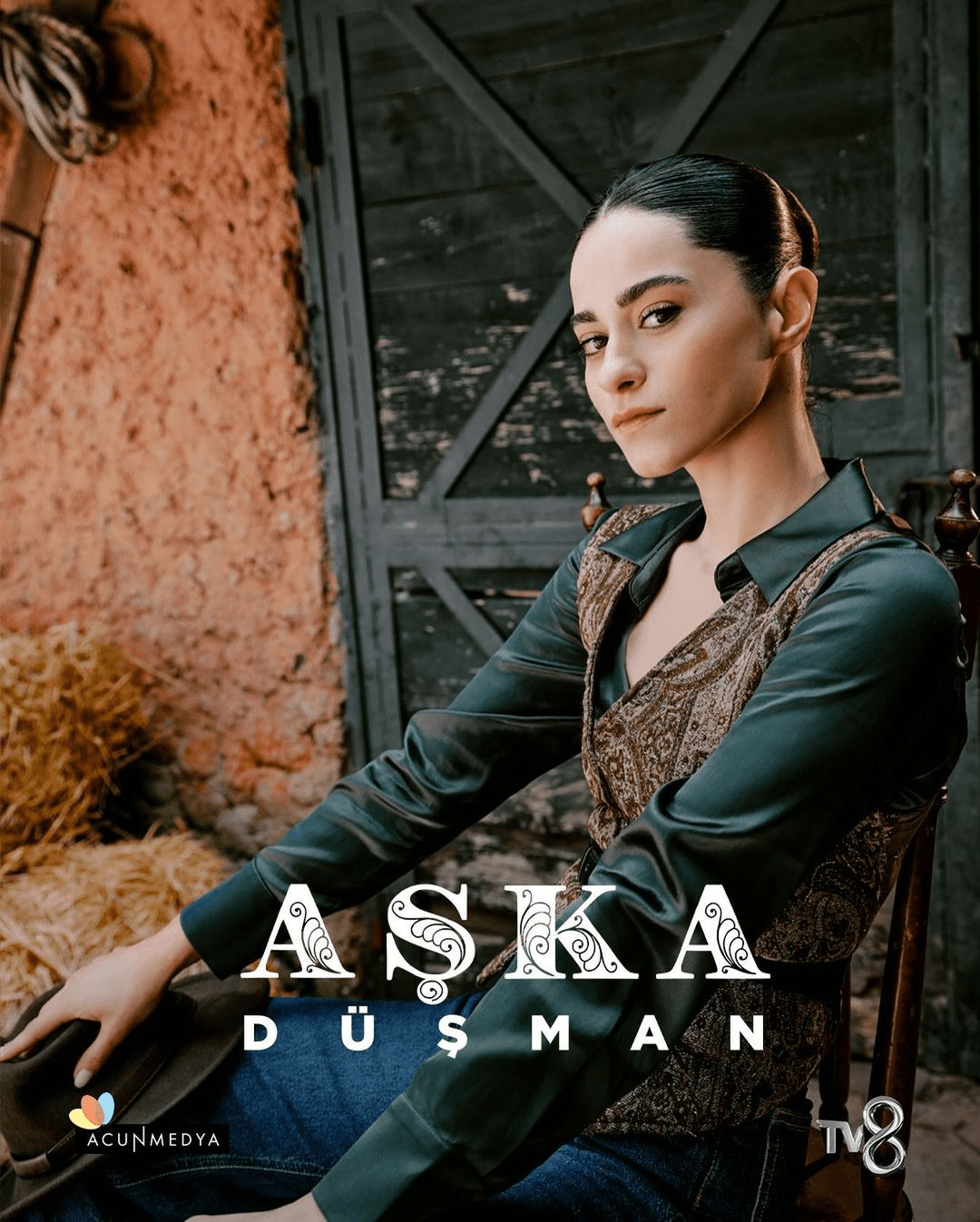 أبطال مسلسل عدوة للحب التركي 2024 (Aska Dusman) 10 ماهور (ميرفي نور بنجي)