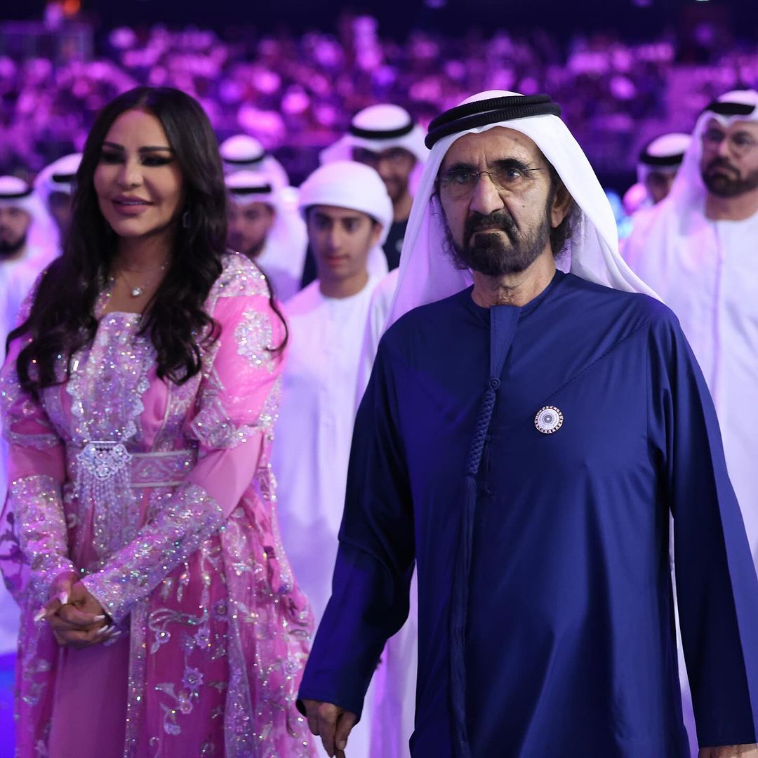 شاهد إطلالة نجمات العرب في حفل صناع الأمل الرابع في دبي 2024 9 إطلالة الفنانة أحلام بقفطان وردي في حفل مبادرة صناع الأمل 2024