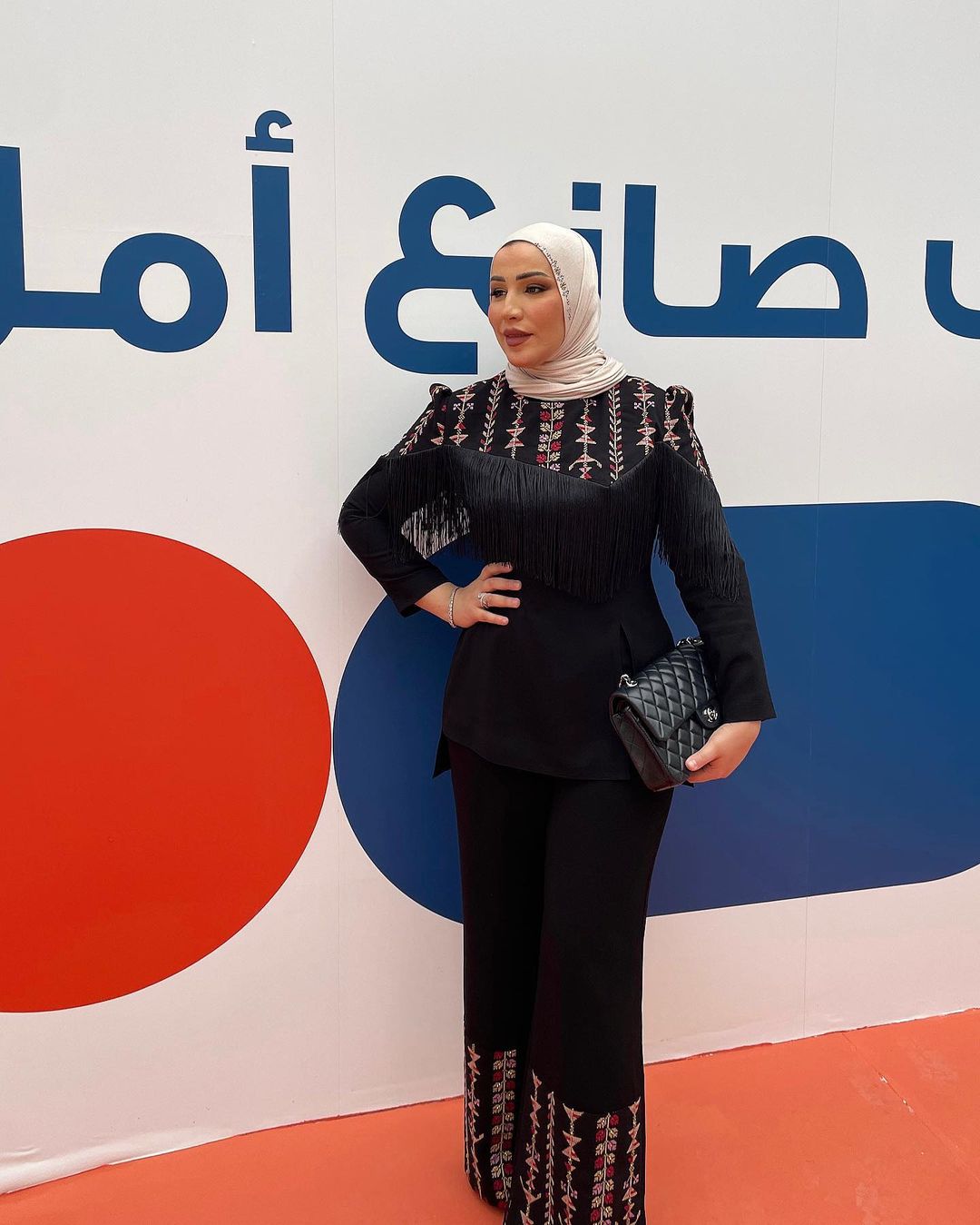 شاهد إطلالة نجمات العرب في حفل صناع الأمل الرابع في دبي 2024 13 إطلالة الفنانة نداء شرارة في حفل مبادرة صناع الأمل 2024