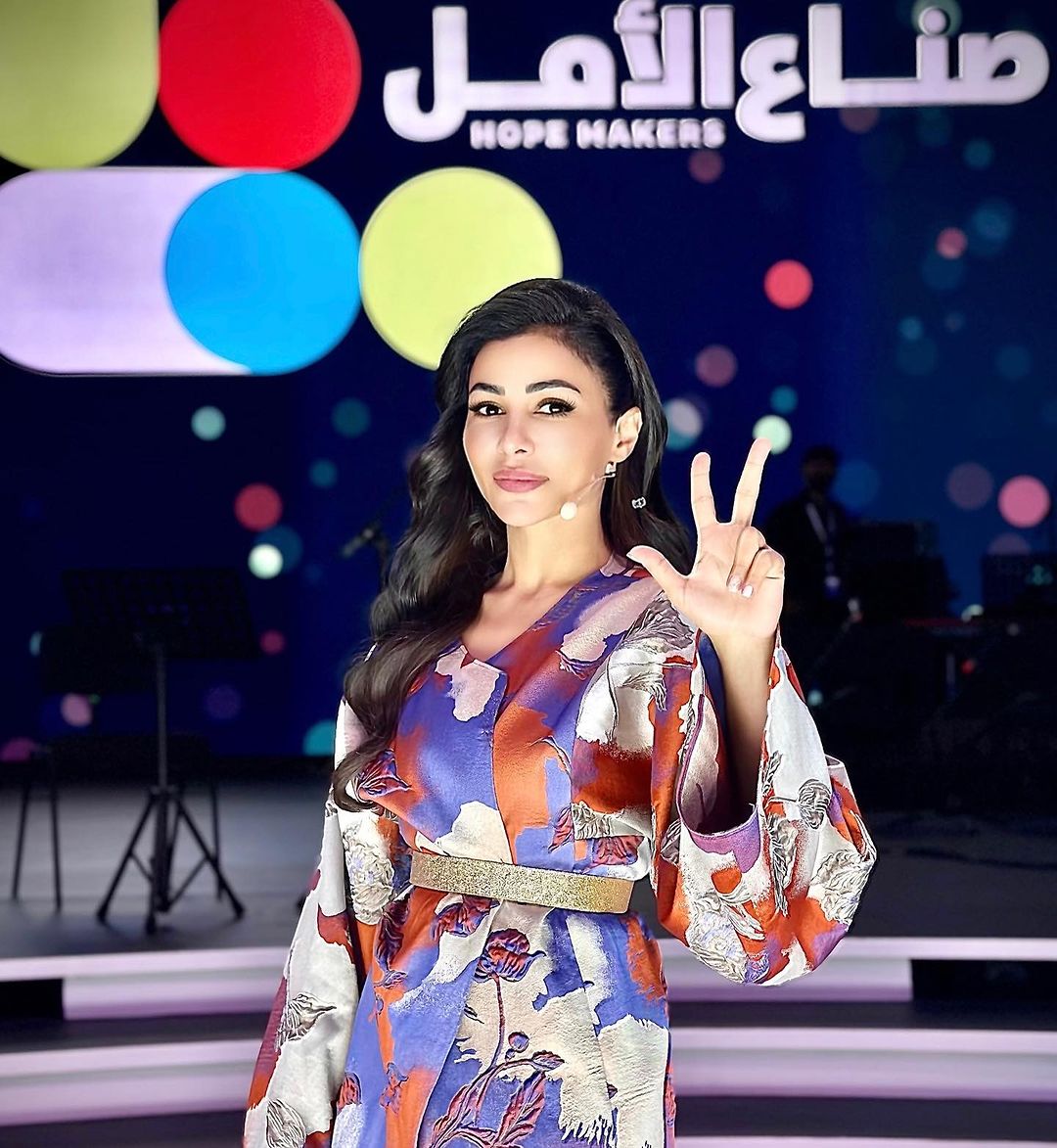 شاهد إطلالة نجمات العرب في حفل صناع الأمل الرابع في دبي 2024 12 إطلالة مهيرة عبد العزيز في حفل مبادرة صناع الأمل 2024 2