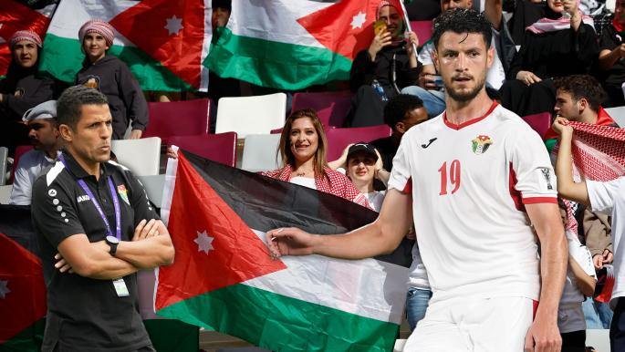 الأردني بني ياسين يكشف رسالة عموتة للاعبين بعد الإنجاز التاريخي