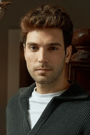 أبطال مسلسل الغرفة المجاورة التركي Yan Oda 26 صورة أنيل كهرمان (سامت كان كويوكو) مسلسل الغرفة المجاورة