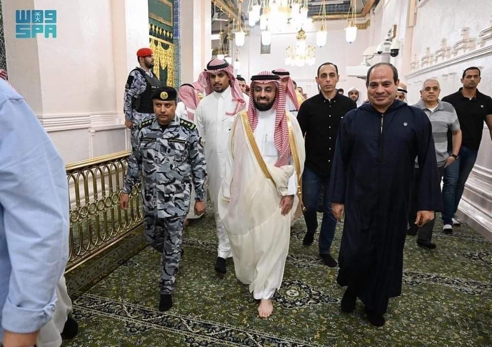 شاهد: الرئيس السيسي بملابس الإحرام يؤدي فريضة الحج 4 الرئيس المصري يؤدي مناسك الحج