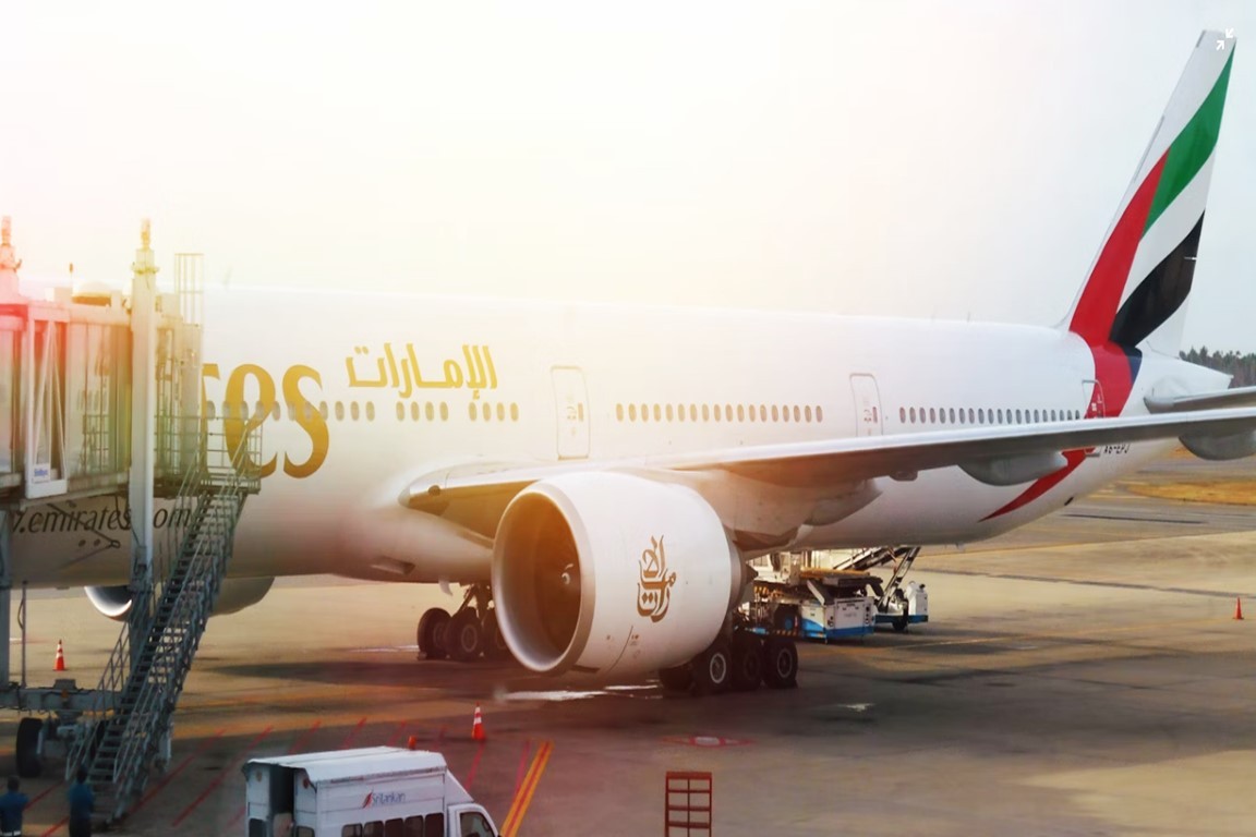 اكتشف صالة طيران الإمارات الجديدة الفاخرة في مطار جدة